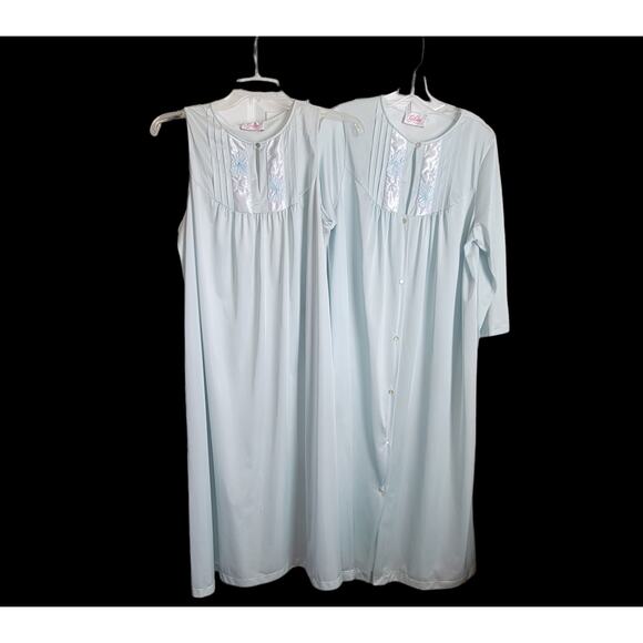 Vintage Gilead Women Blue Nightgown Robe Set – Size L – Satin Floral Embroidery - Picture 7 of 11
